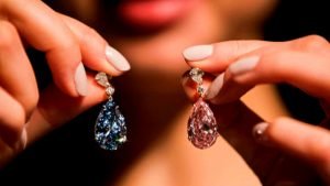 boucles-d'oreilles-Sothebys-Apollo-Artemis-Diamonds